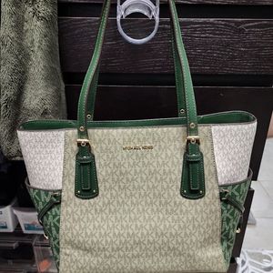 Michael Kors Voyager Green Multi Tote Purse